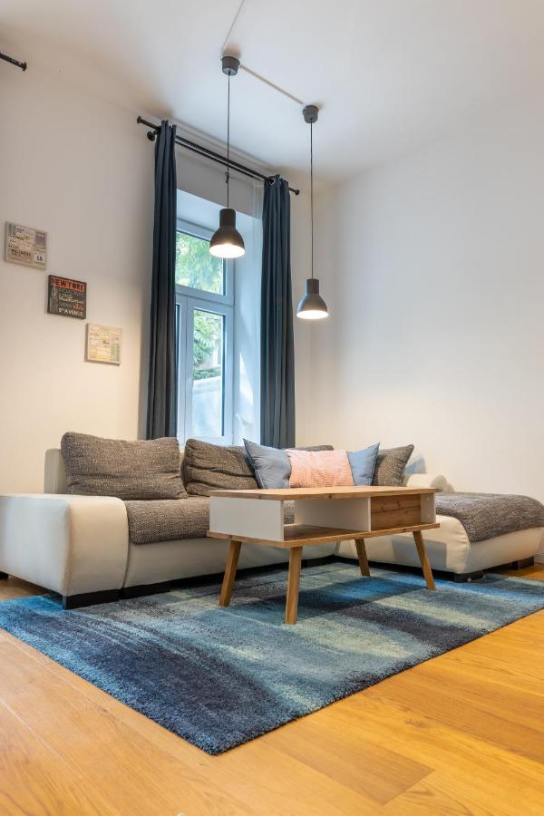 Cozy Apartment, 2 Private Terraces, 8 Min To City Center فيينا المظهر الخارجي الصورة